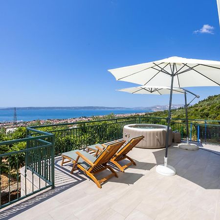 Private Villa Golden Hour With A View Of Split Area Kaštel Sućurac Extérieur photo