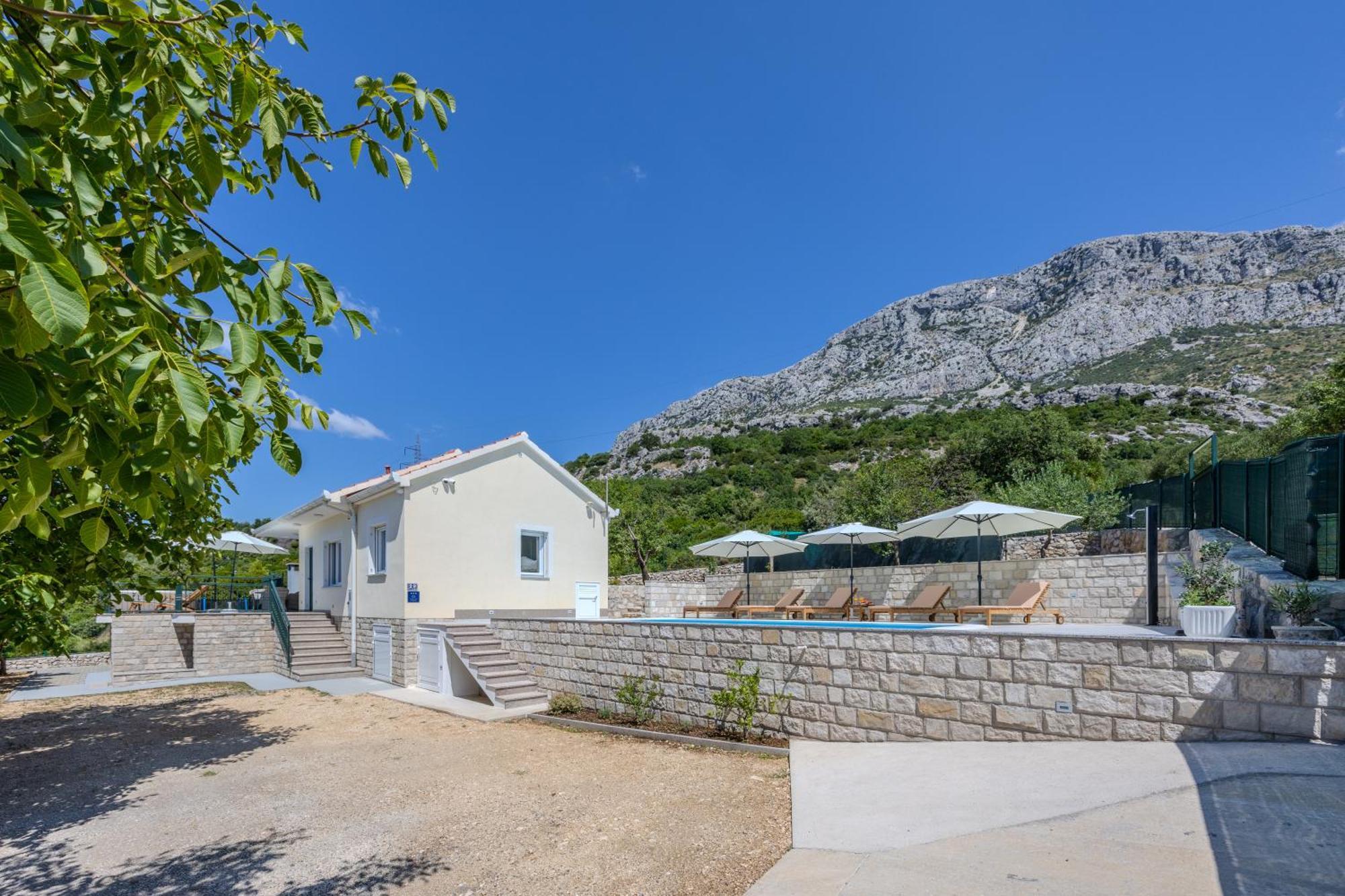 Private Villa Golden Hour With A View Of Split Area Kaštel Sućurac Extérieur photo