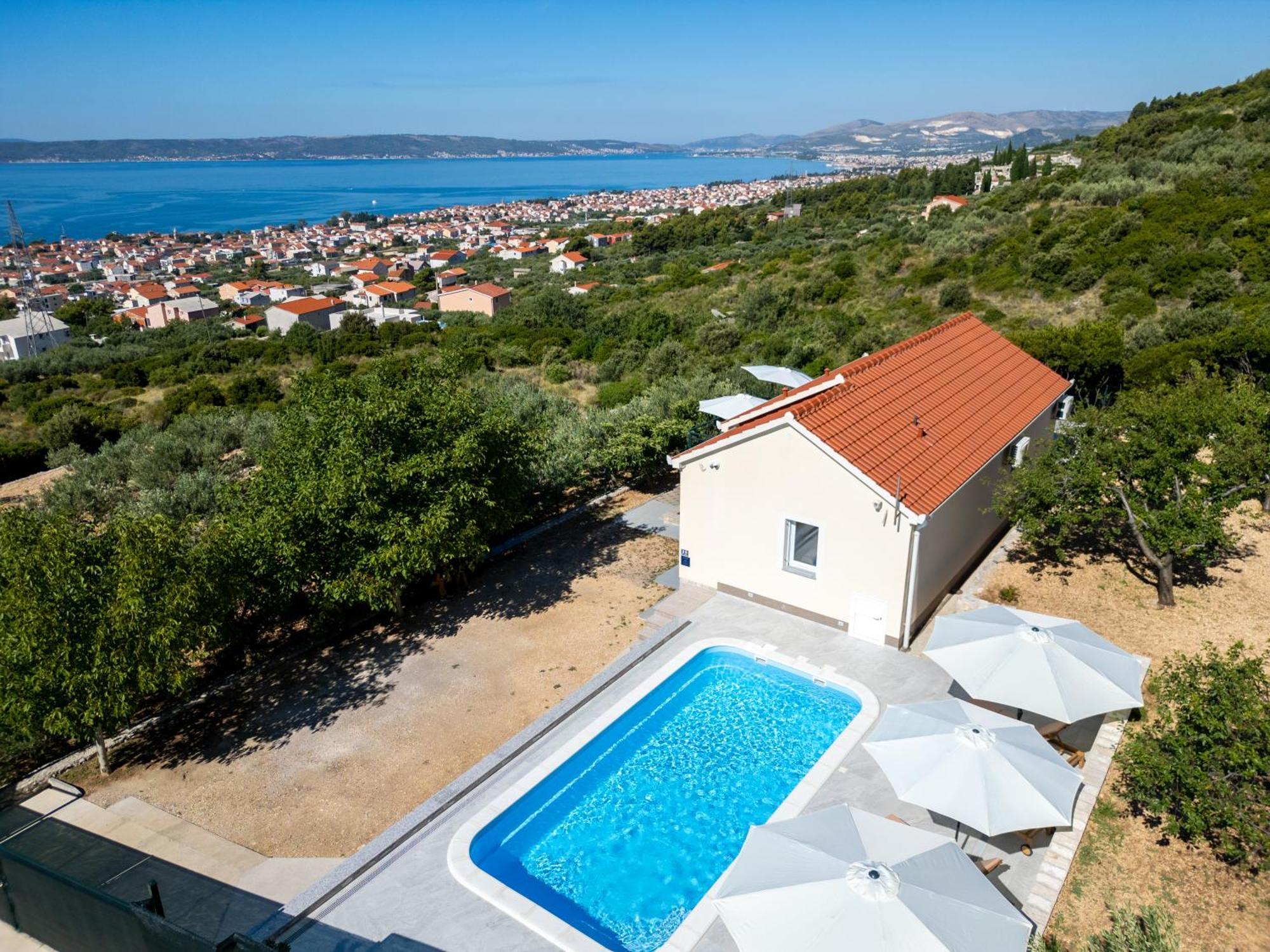 Private Villa Golden Hour With A View Of Split Area Kaštel Sućurac Extérieur photo