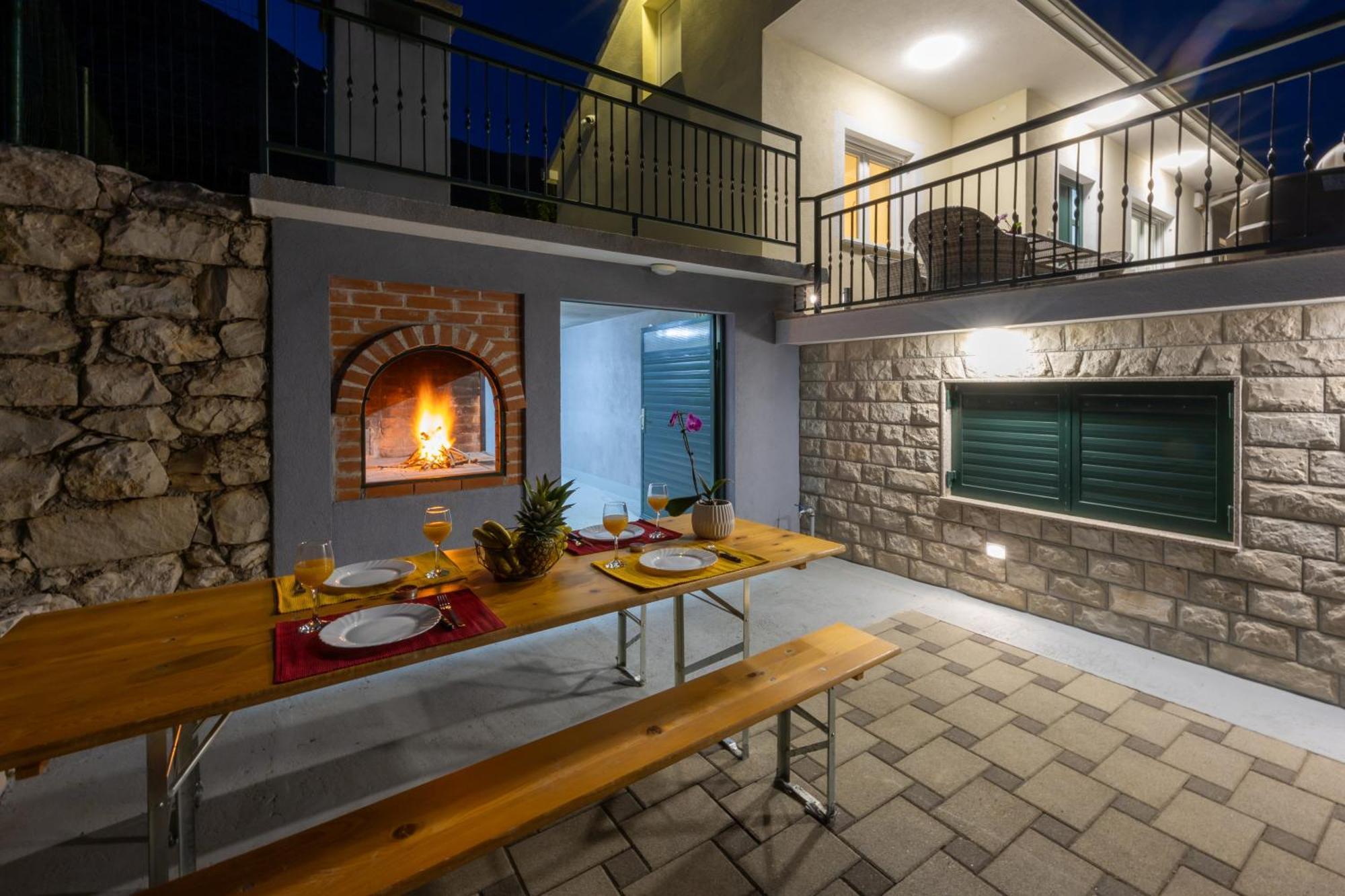 Private Villa Golden Hour With A View Of Split Area Kaštel Sućurac Extérieur photo